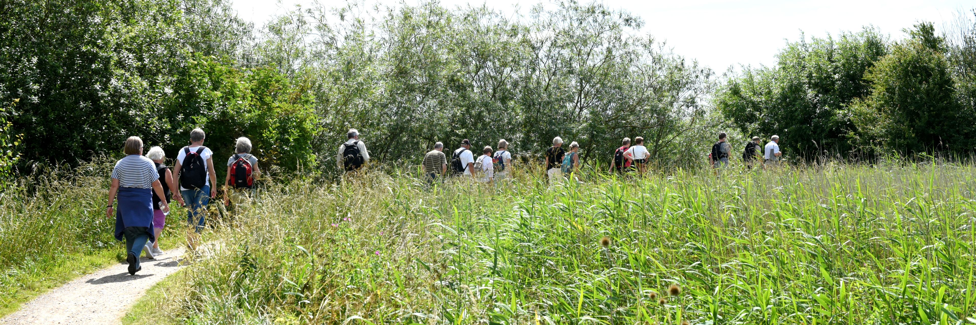 Folk på tur i Gudenåparken
