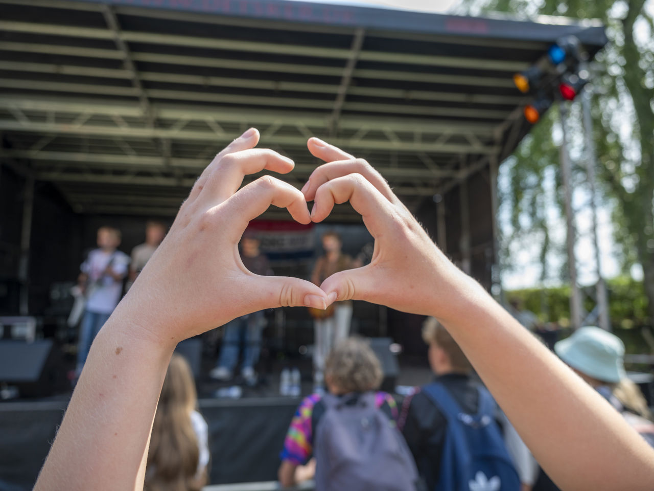 Hjerte med hænderne