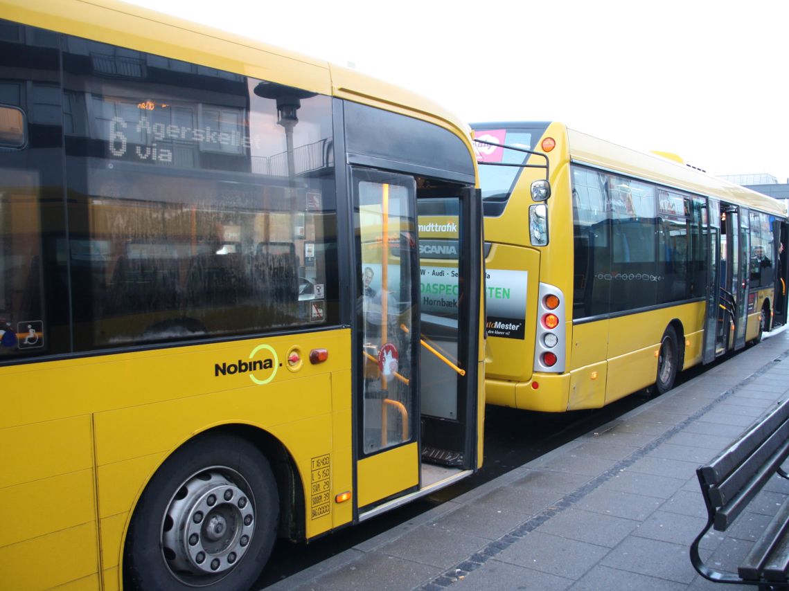 Gule lokalbusser i Randers Kommune.