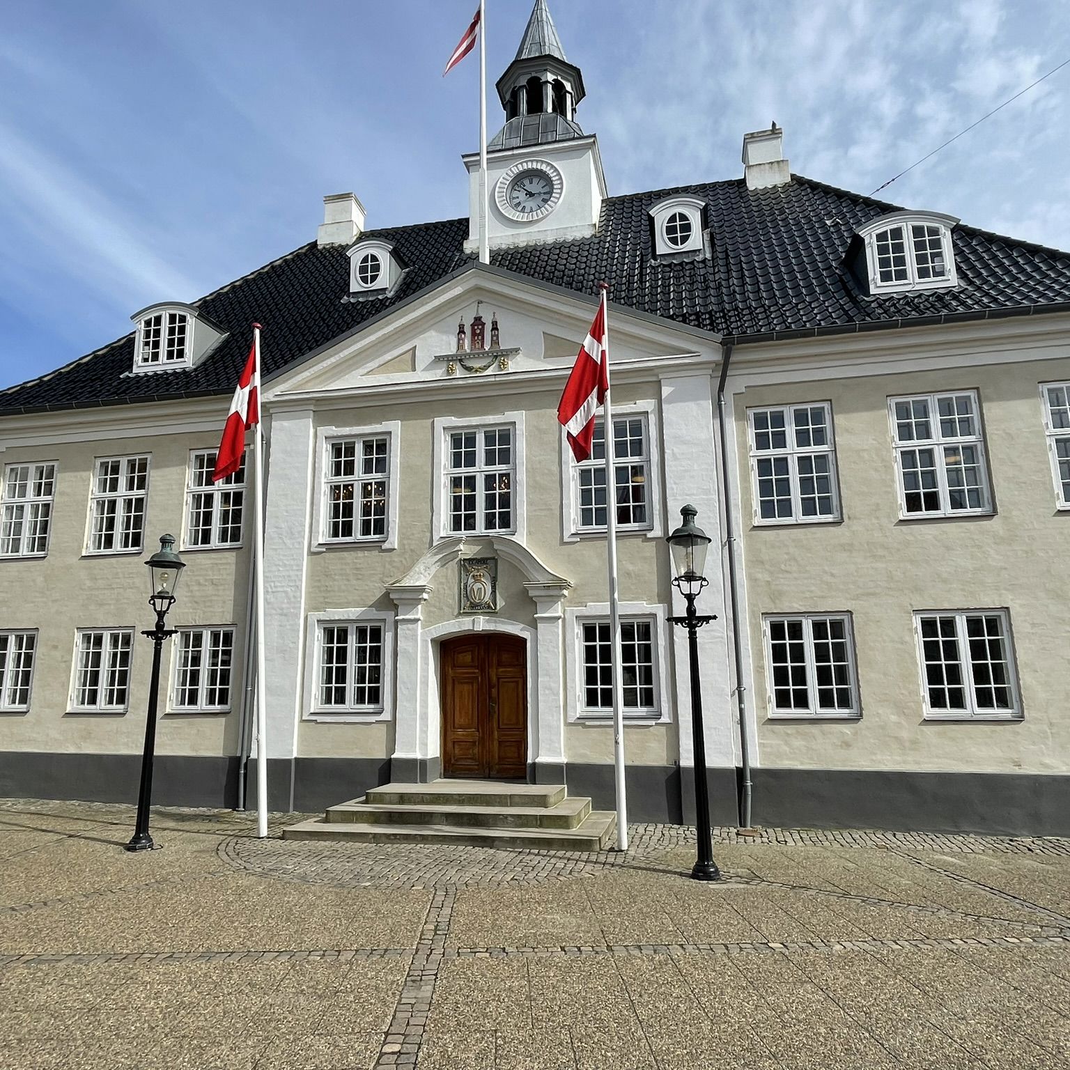 Flagene var hejst på Det Gamle Rådhus i forbindelse med markeringen af det nye ritual.